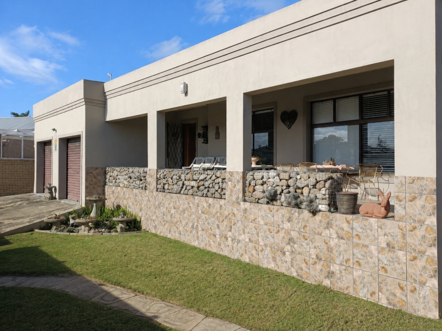 3 Bedroom Property for Sale in Reebok Western Cape